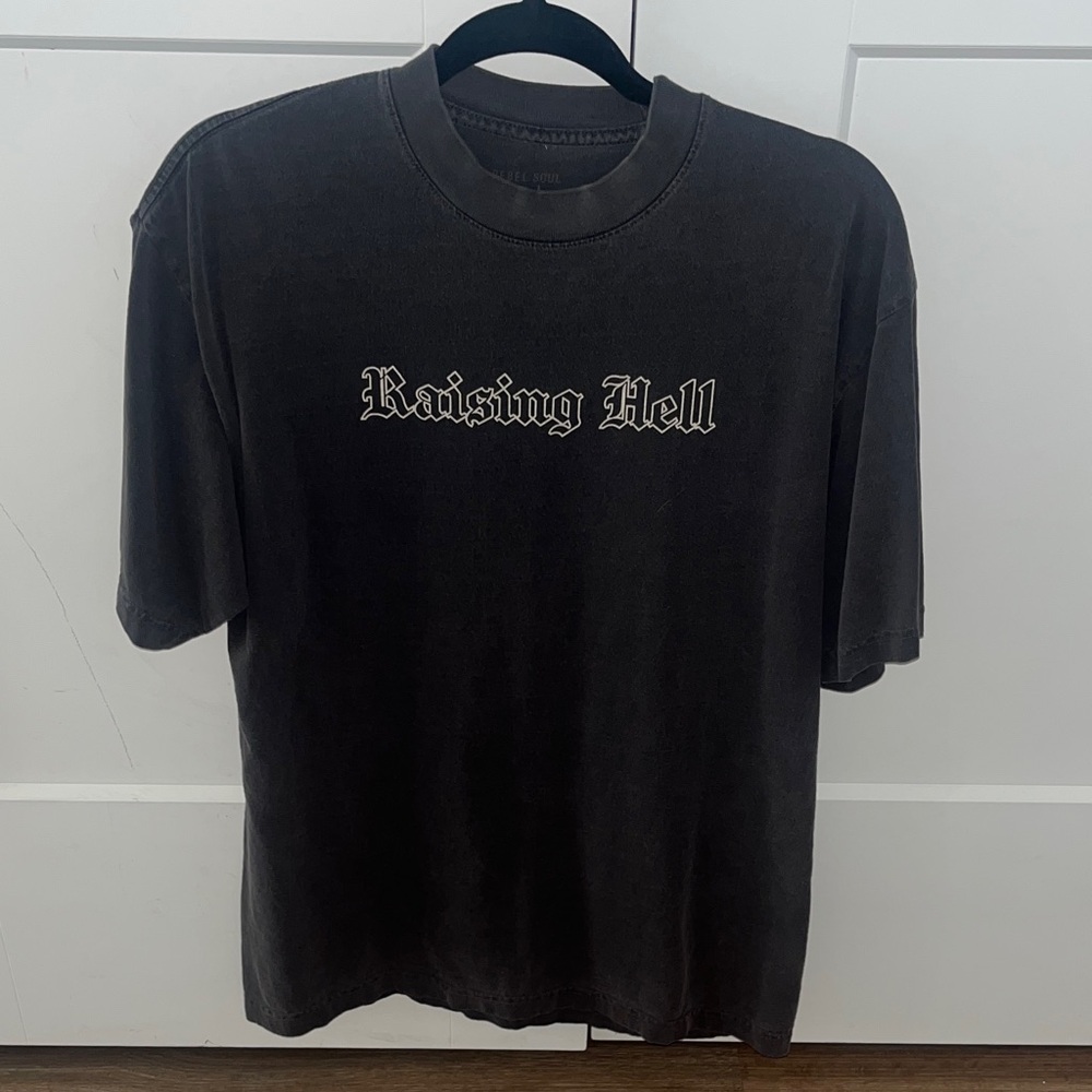 Tee